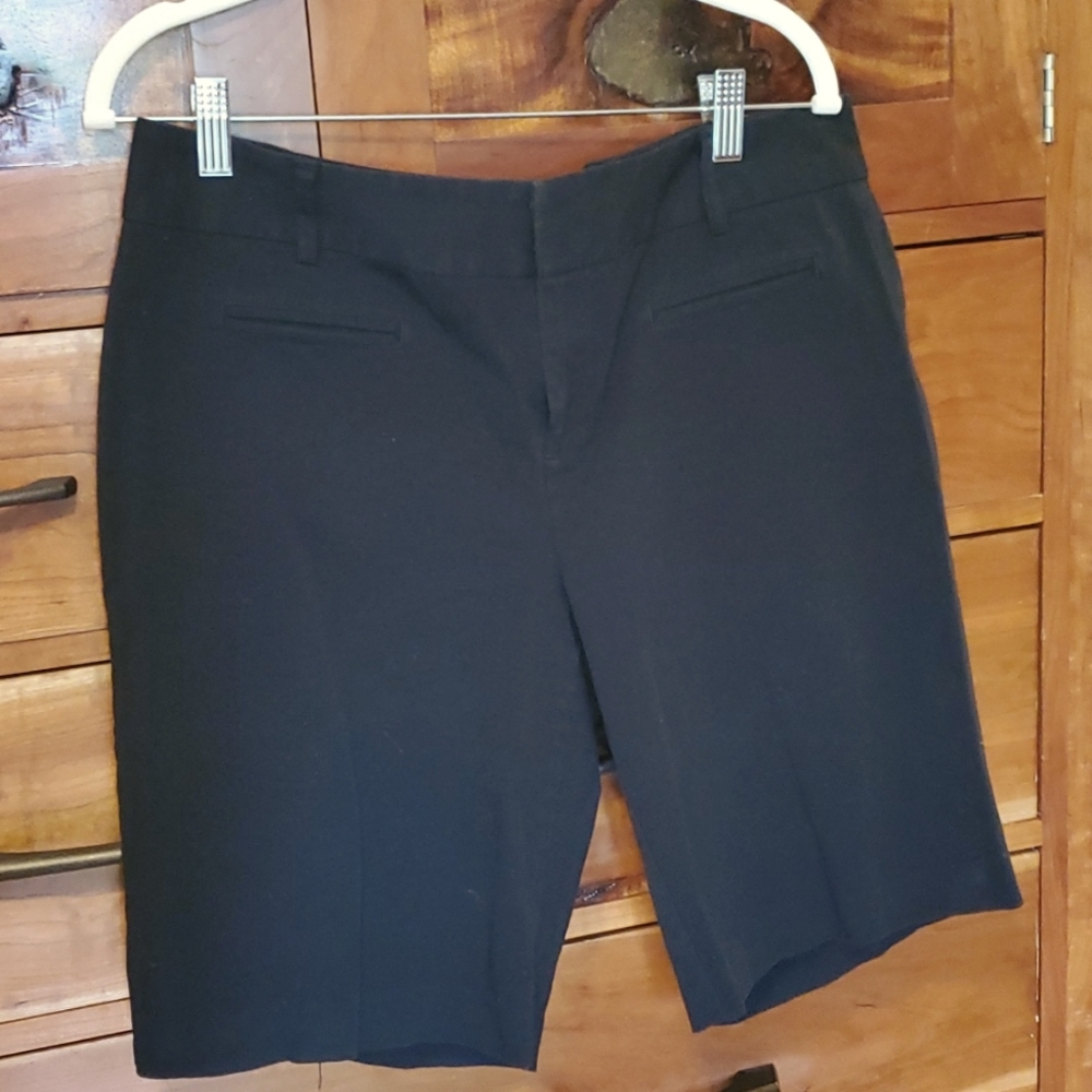 INC very black women's shorts 12 very slick tailoring pockets and zip flat